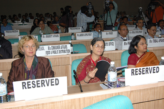 Sh Montek Singh Ahluwalia, Deputy Chairman and Smt. Sudha Pillai, Secretary, Planning Commission participating in International Conference on Development Evaluation at Vigyan Bhavan, New Delhi on 12th-13th October, 2009 