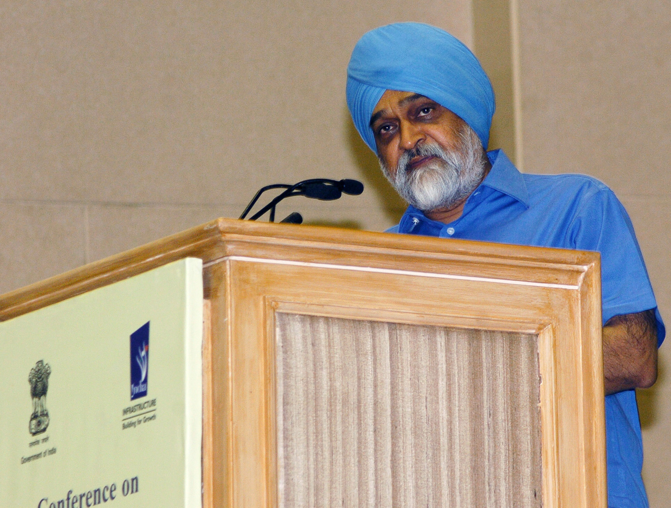 The Prime Minister, Dr. Manmohan Singh at the conference on Building Infrastructure: Challenges and Opportunities, at Vigyan Bhavan in New Delhi on March 23, 2010.
